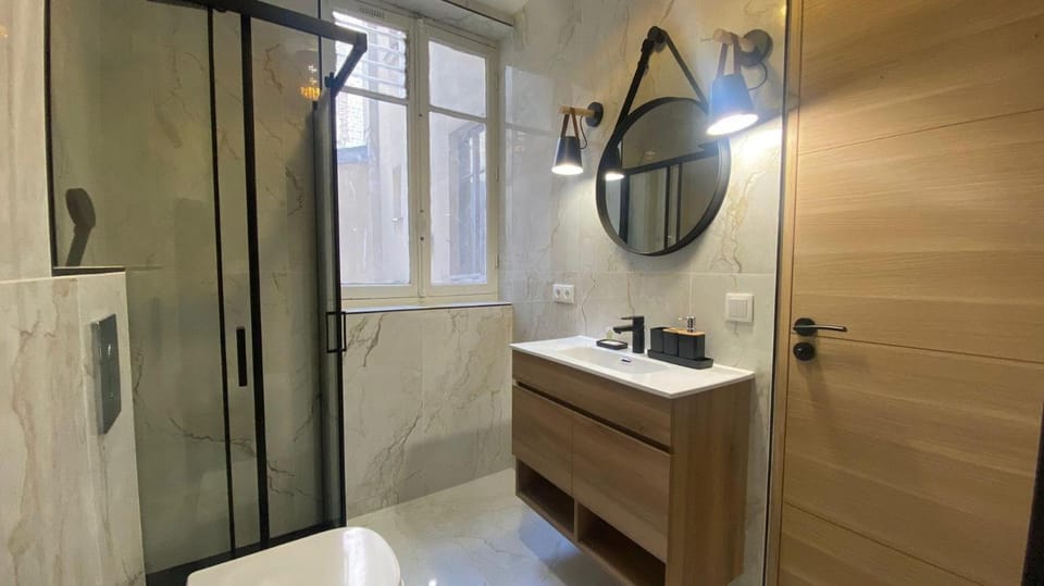 Lévis - Appartement Batignolles 6P Apartment in Paris
