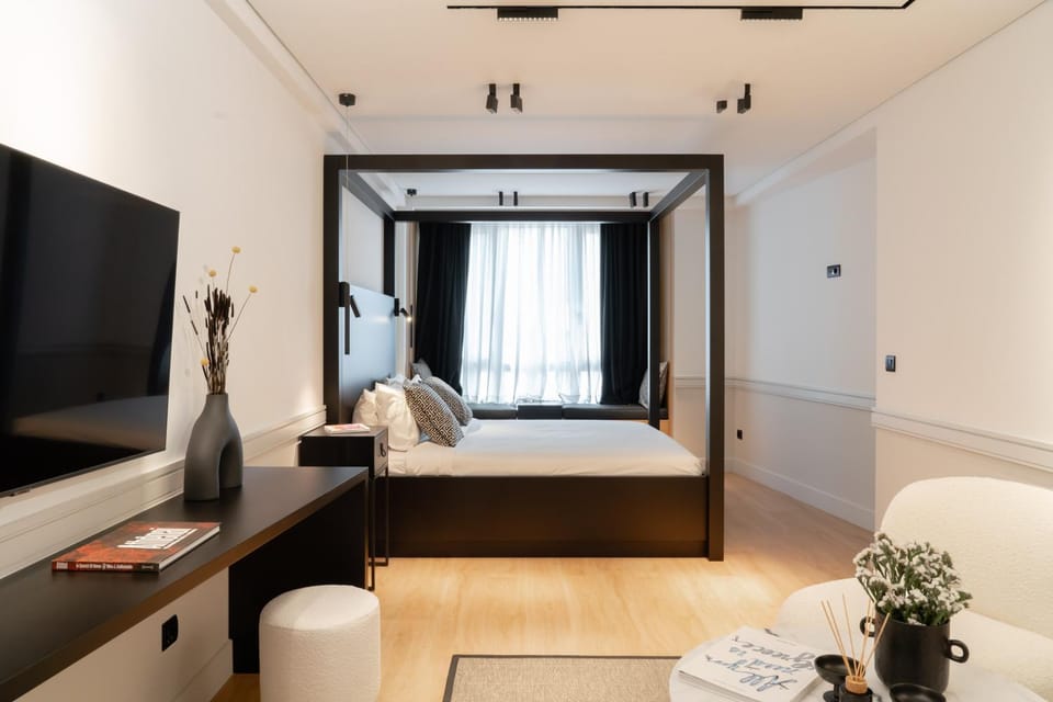 Communal lounge/ TV room, Bed, TV and multimedia, Photo of the whole room, Evening entertainment, Bedroom