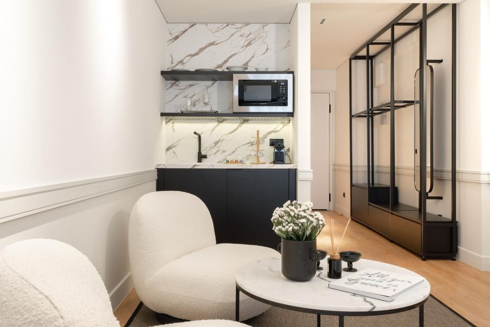 TV and multimedia, Kitchen or kitchenette, Living room, Seating area, Dining area, minibar