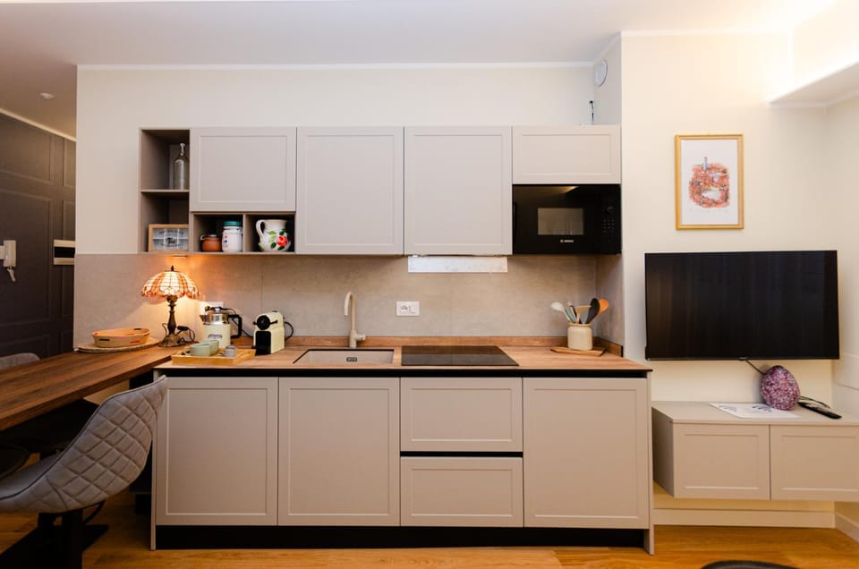 Costanza Home, Moderno ed Elegante nel Cuore della Città di Milano, Nuova Metro Blu, comodo per Duomo, San Siro e Rho Fiera Milano Apartment in Milan