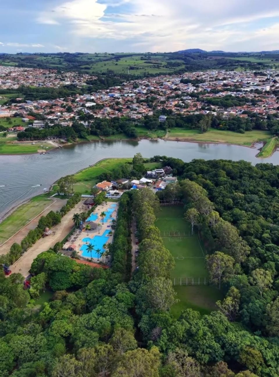 Excelente rancho para descansar e pescar em carlopolis House in State of Paraná