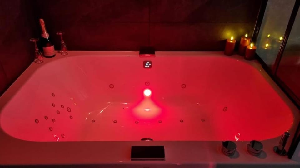 L'Ecrin des Sens - Love Room avec Balnéotherapie Apartment in Chartres
