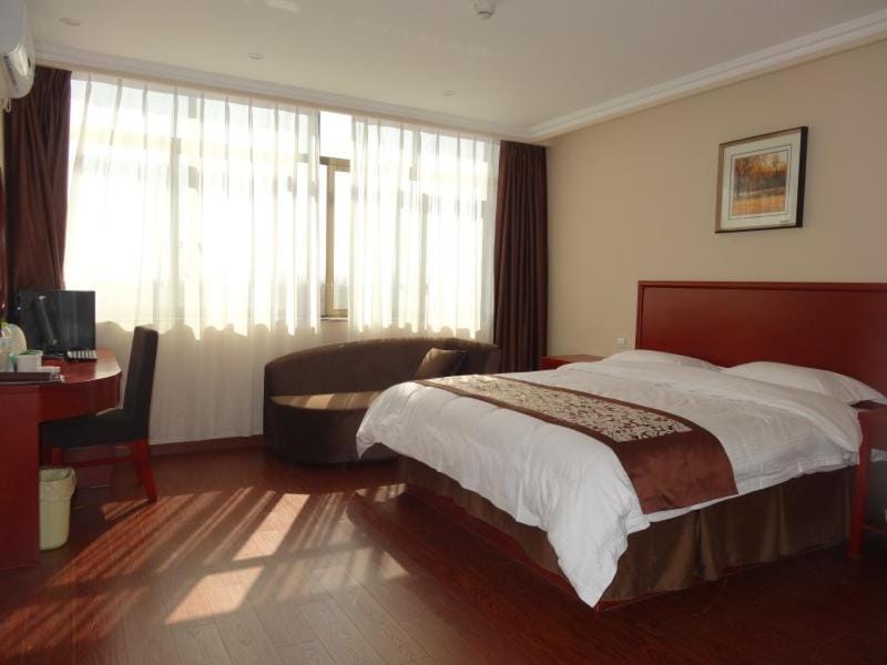 GreenTree Inn JiangSu YanCheng XiangShui ChenJiaGang RenMin E) Road HuangHai Road Business Hotel Hotel in Jiangsu