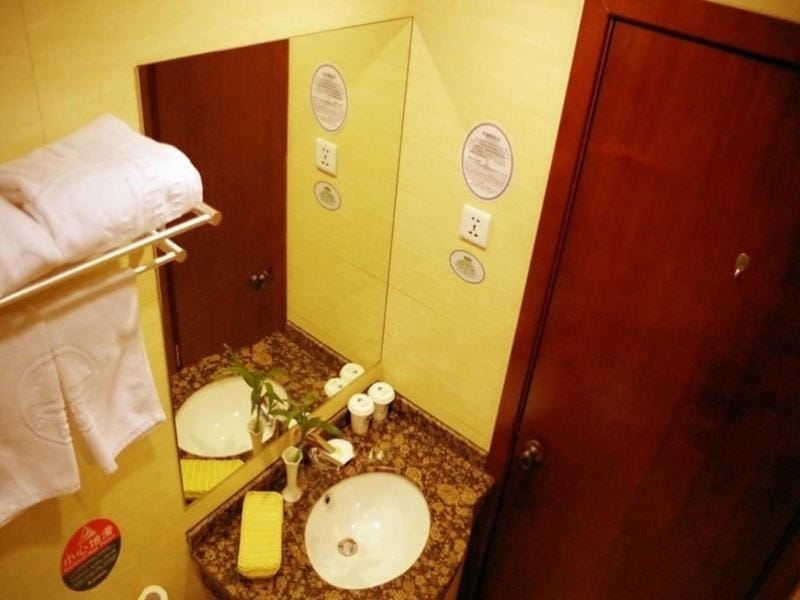 GreenTree Inn JiangSu YanCheng XiangShui ChenJiaGang RenMin E) Road HuangHai Road Business Hotel Hotel in Jiangsu
