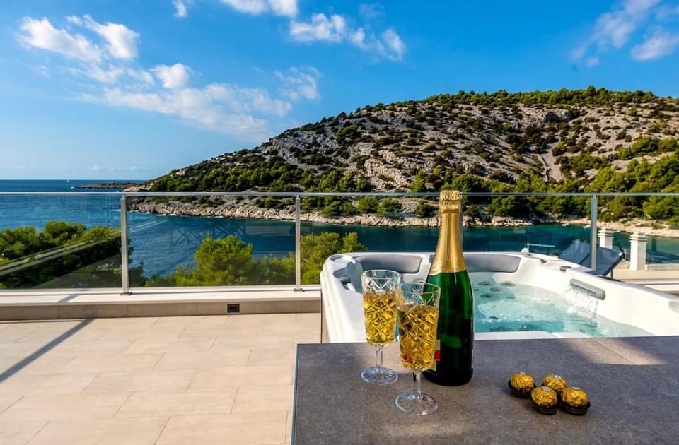 Villa TATJANA SOL with a pool, hot tub, gym Villa in Šibenik-Knin County, Croatia