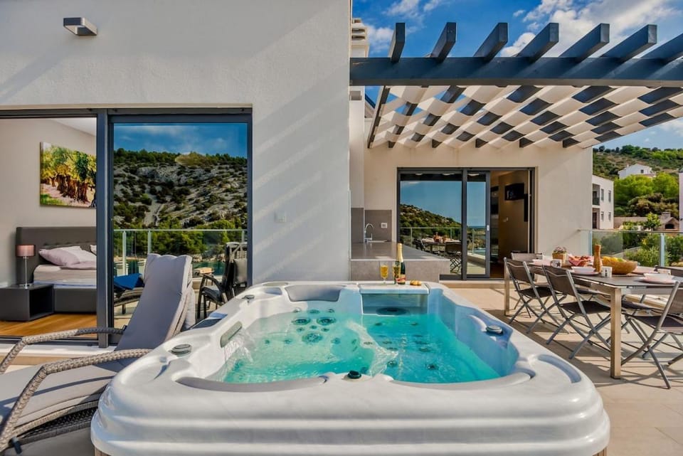 Villa TATJANA SOL with a pool, hot tub, gym Villa in Šibenik-Knin County, Croatia