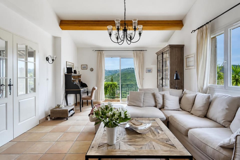 Living room, Seating area, Mountain view
