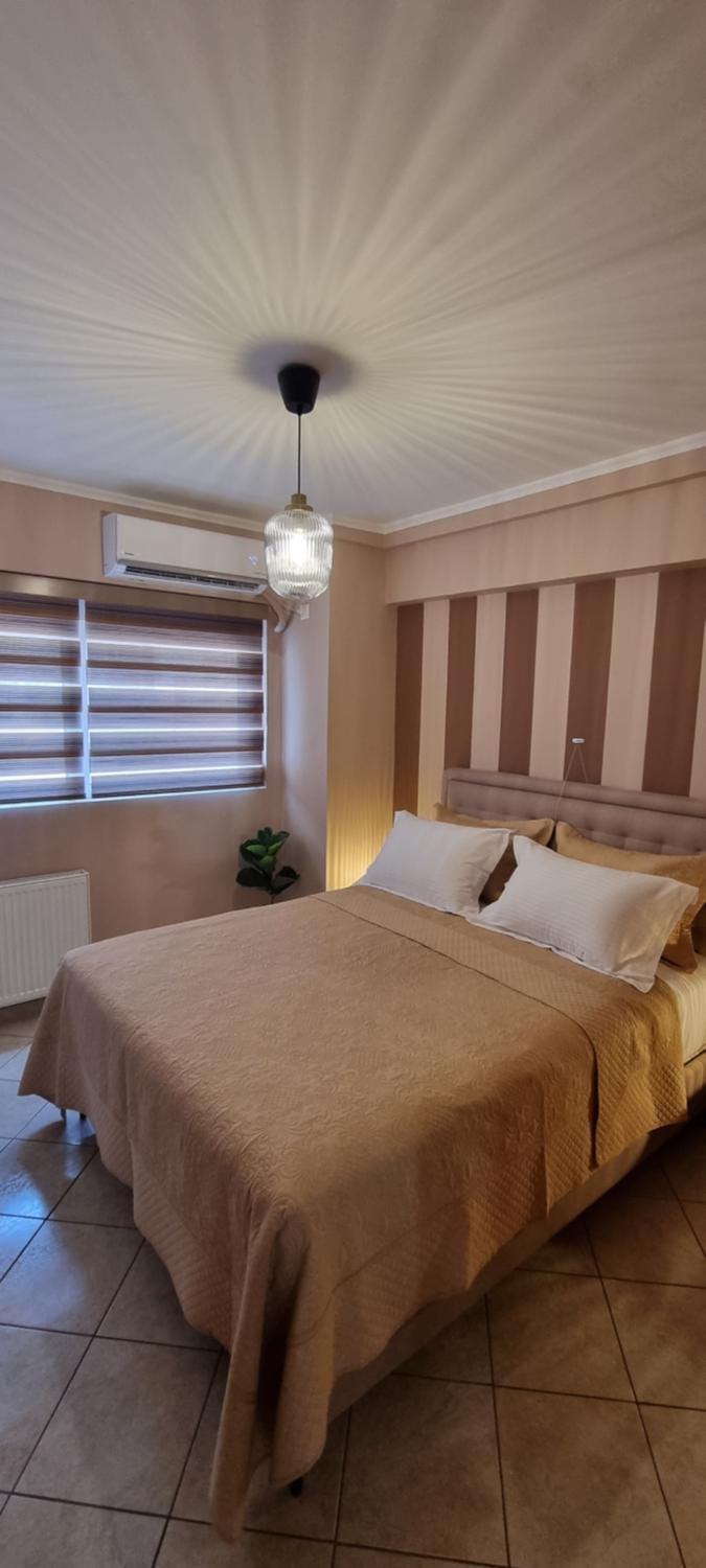 Bed, Photo of the whole room, Bedroom, air conditioner