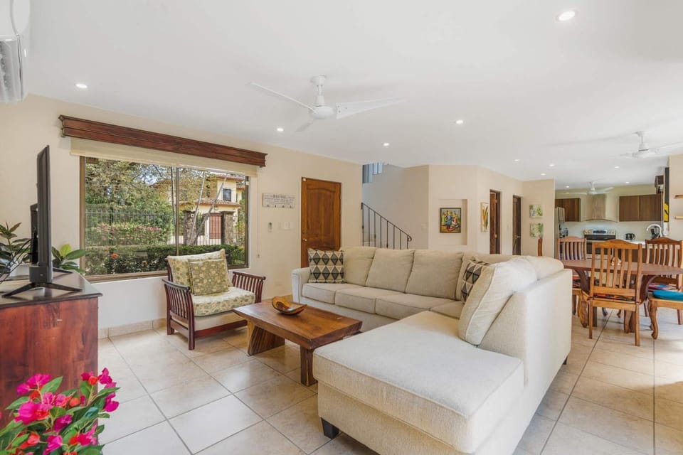 Elegant Surfside Retreat with Private Pool Spacious Outdoor Patio & Walkable Beach Access Apartment in Guanacaste Province