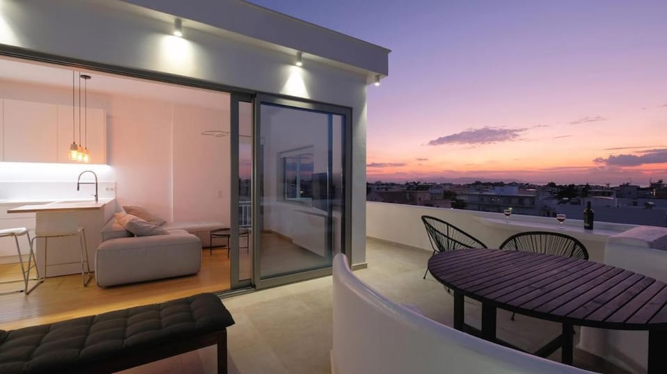 Glyfada Amazing Suite with sea view & jacuzzi Apartment in South Athens