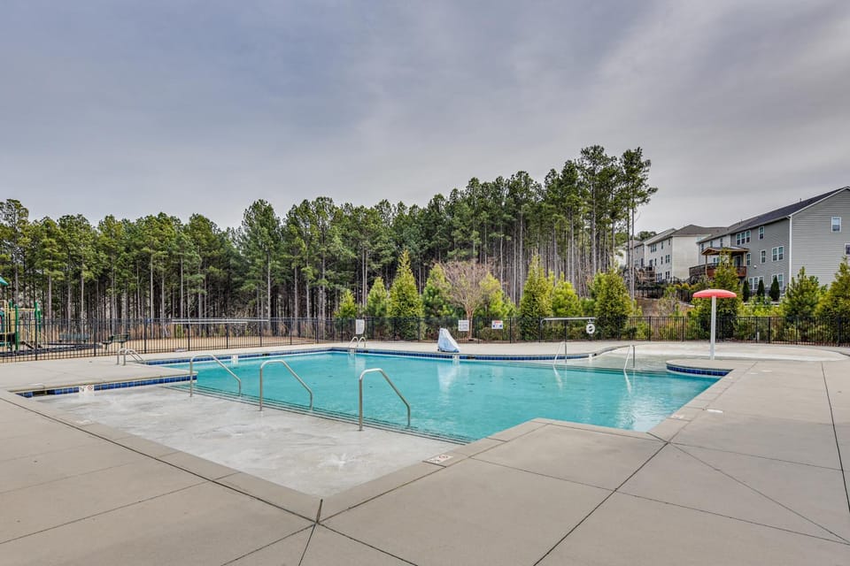 Charlotte Area Home Near Lake Wylie, Pets Welcome! House in Lake Wylie