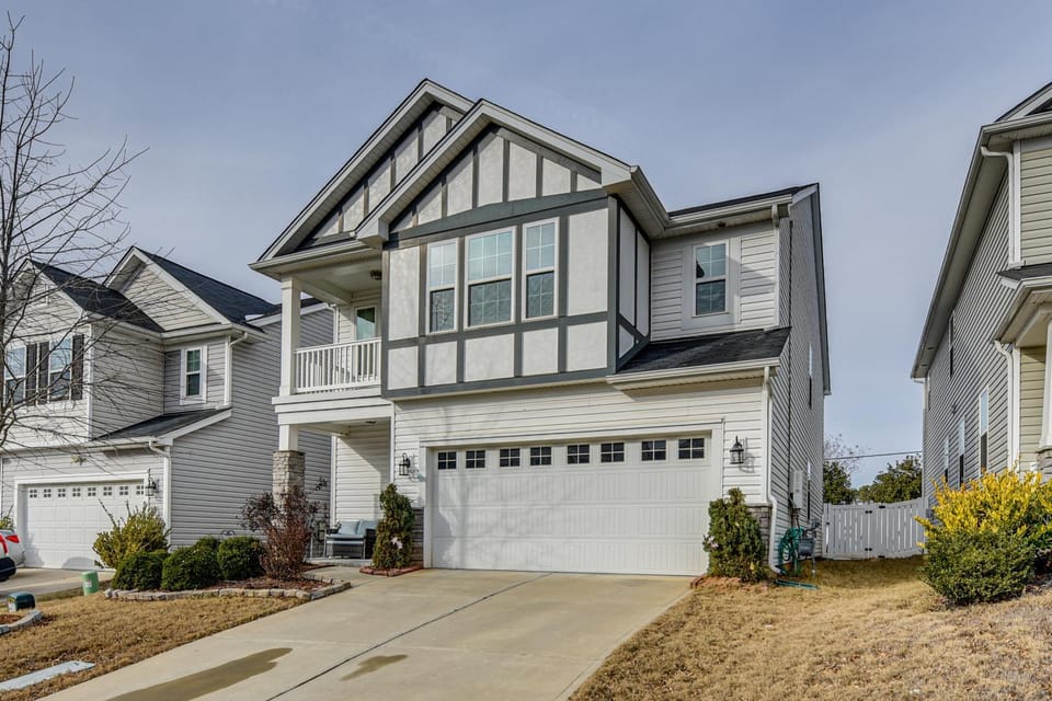 Charlotte Area Home Near Lake Wylie, Pets Welcome! House in Lake Wylie