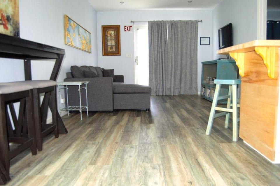 Your Henderson Private Retreat with a Full Kitchen House in Henderson