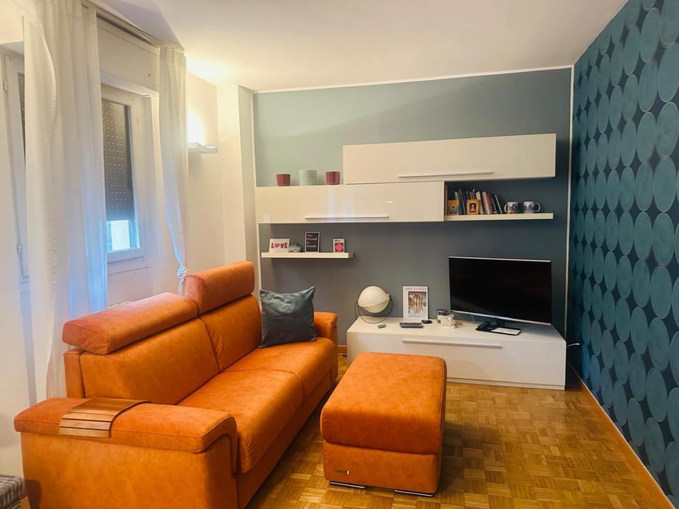 Light Blue Home-Sempione Park-Metro M2-Brera Apartment in Milan