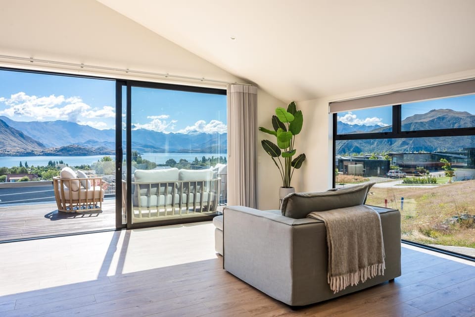 Day, View (from property/room), Balcony/Terrace, Seating area, Lake view, Mountain view, Seasons