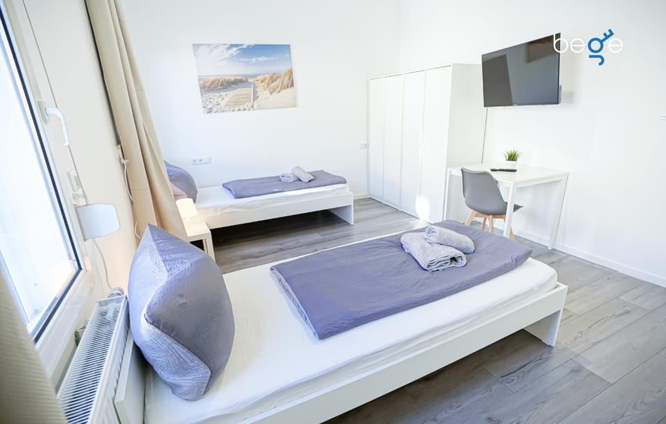 Photo of the whole room, Bedroom, heating