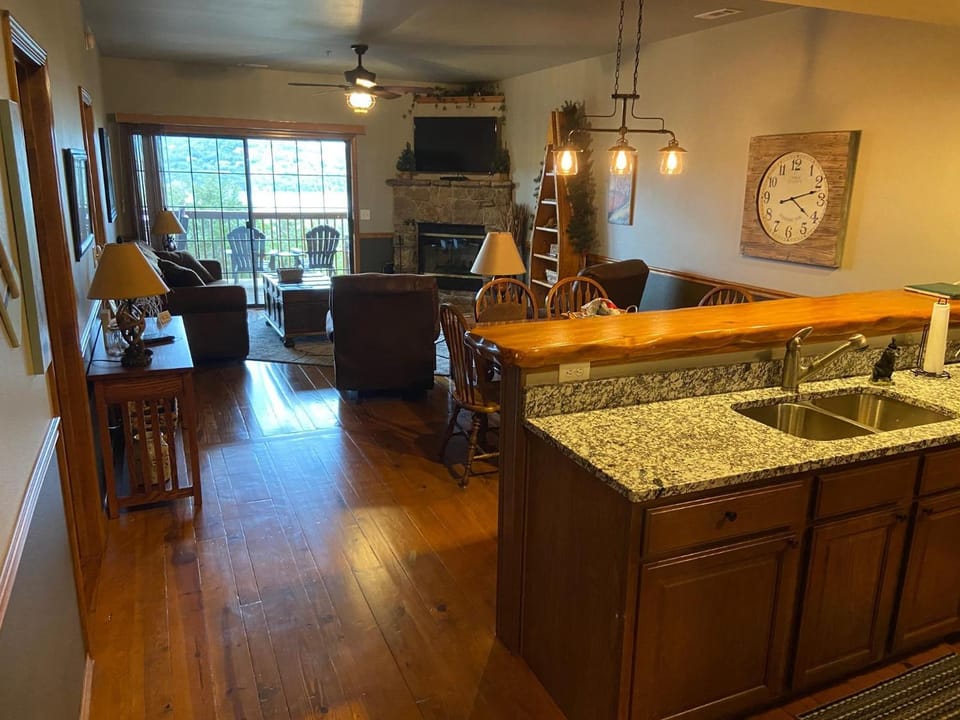 2BR Village At Indian Point 1306 near SDC-Free Tickets Daily up to $500 House in Indian Point