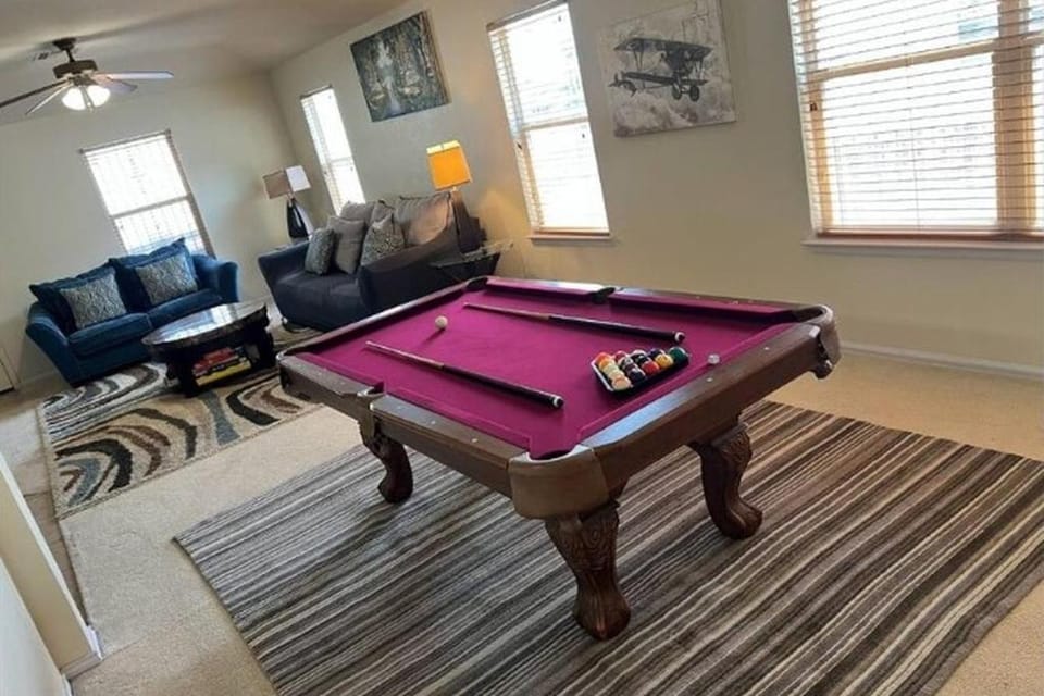 Billiard, Living room