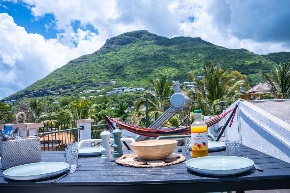 Patio, Day, View (from property/room), Balcony/Terrace, Dining area, Mountain view