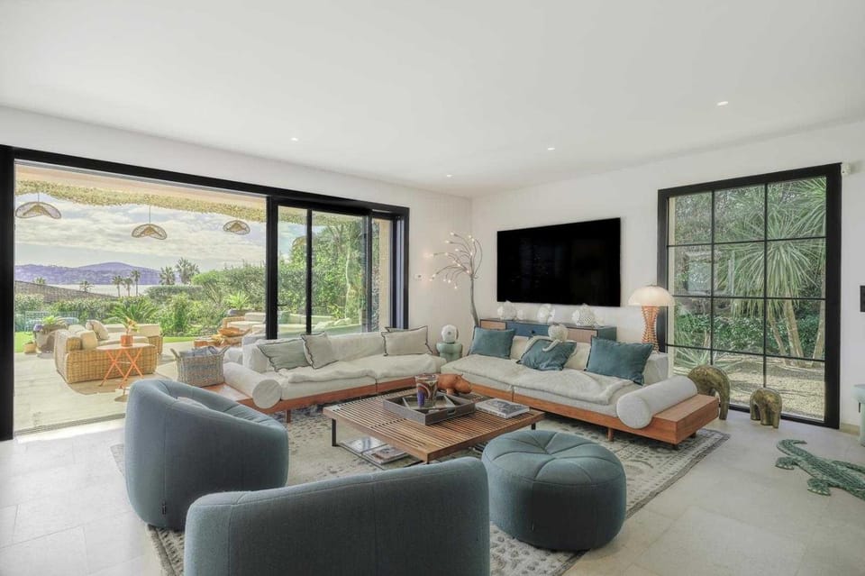TV and multimedia, Living room