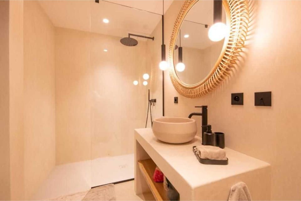 Bathroom, Bath, towels