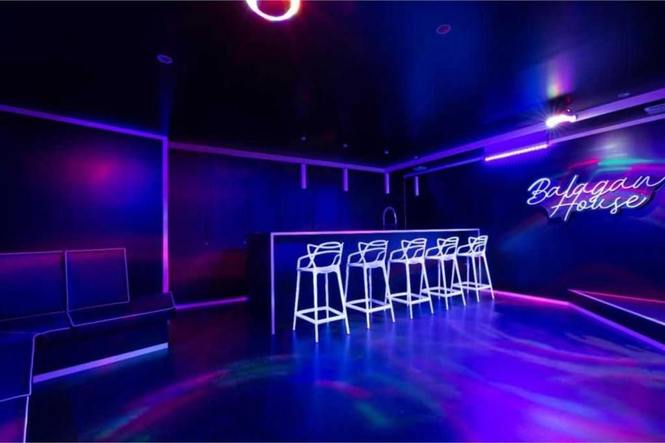 Lounge or bar