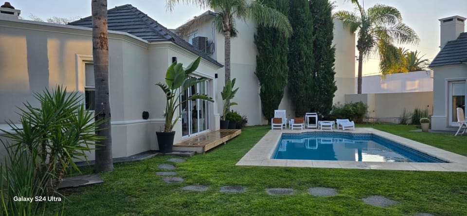 Blue House Apartment in San Pedro