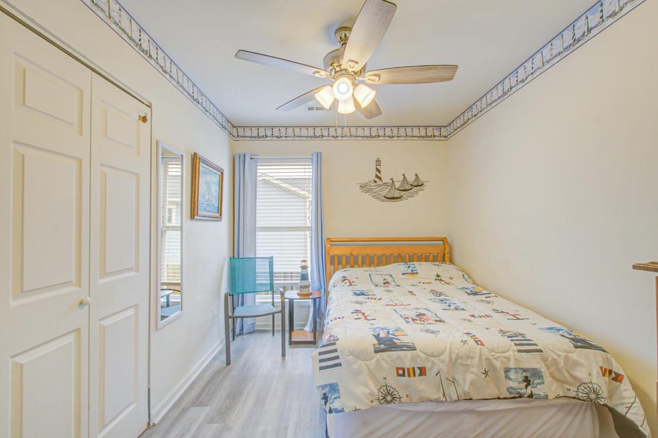 HB01 1 Anchors Away Oceanfront House in Holden Beach