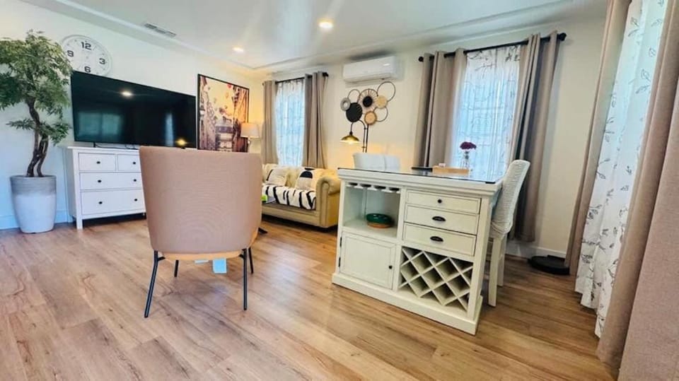 Charming 2B2B Retreat in Temple City House in Arcadia