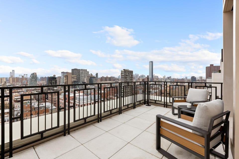 Balcony/Terrace, City view