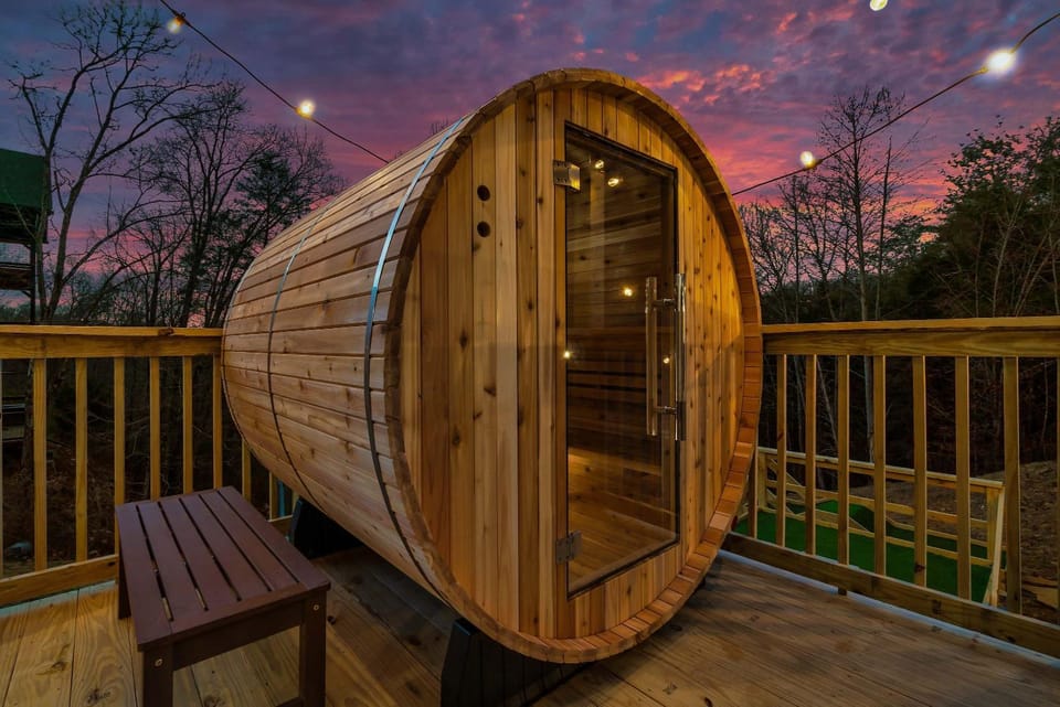 Family-Private Pool-Hot Tub-Firepit-Games-Sauna House in Sevierville