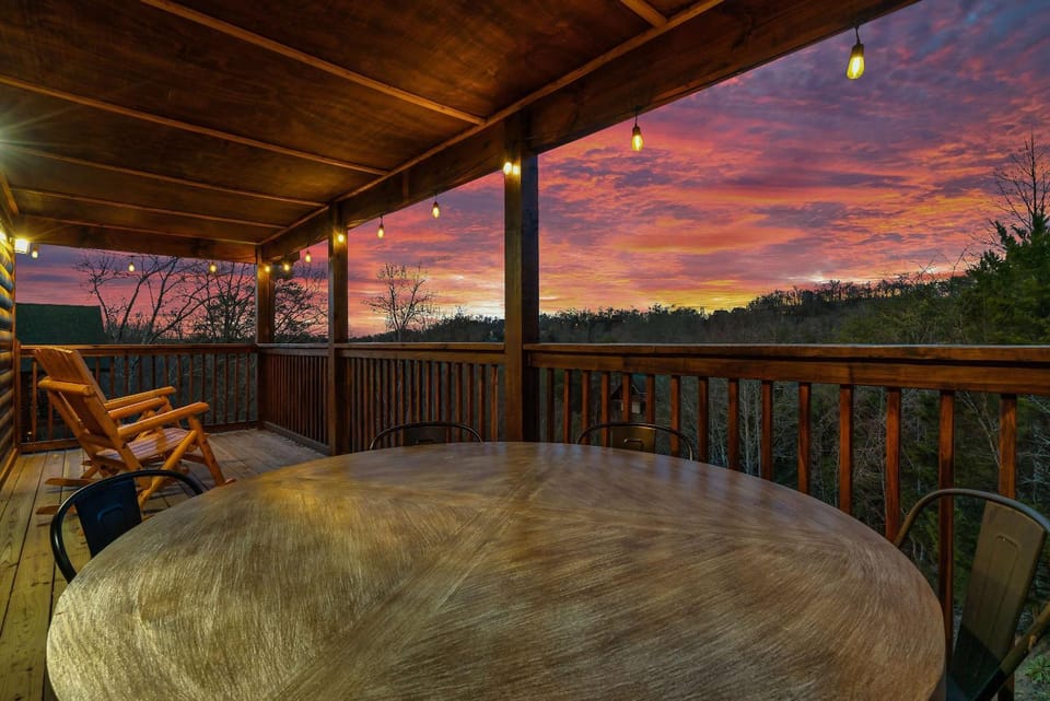 Family-Private Pool-Hot Tub-Firepit-Games-Sauna House in Sevierville