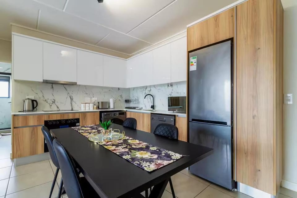 #AlimamaSpaces Thando's Fynbos Apartment in Cape Town