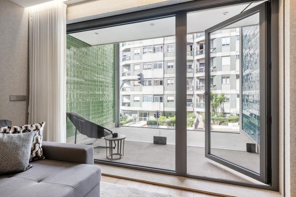 Avenue 104 @ Porto Renovato, Bonfim Apartment in Porto
