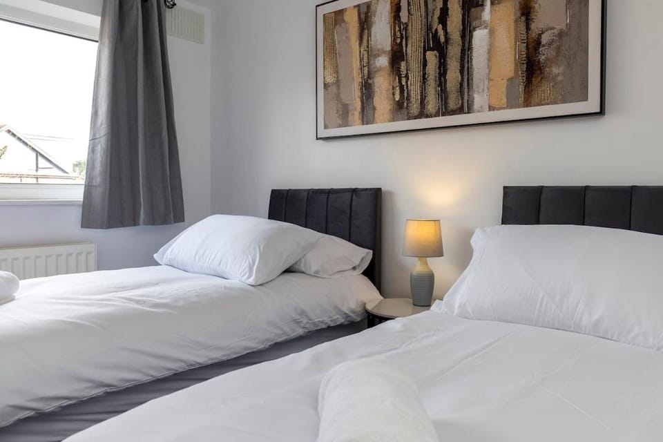 1 Bed Flat In Horsham Town Centre With Free Parking Apartment in Horsham