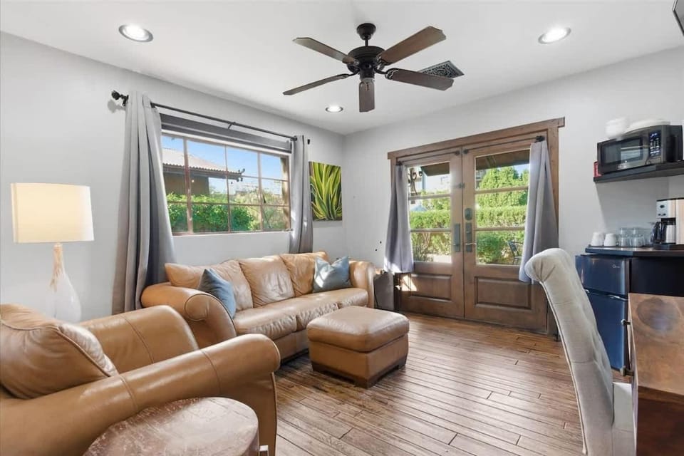 Syrah-2 Units-In Old Town-Walk to Fashion Square House in Scottsdale