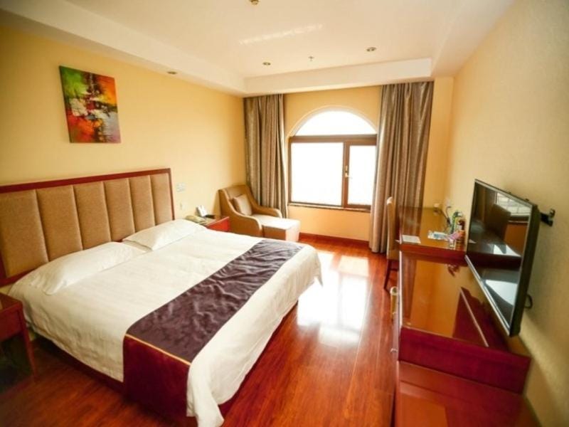 GreenTree Inn Shandong Qingdao Wuyishan Road Jiashike Shopping center Business Hotel Hotel in Qingdao