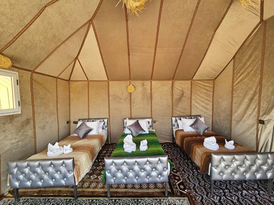 Bed, Photo of the whole room, Seating area, Bedroom