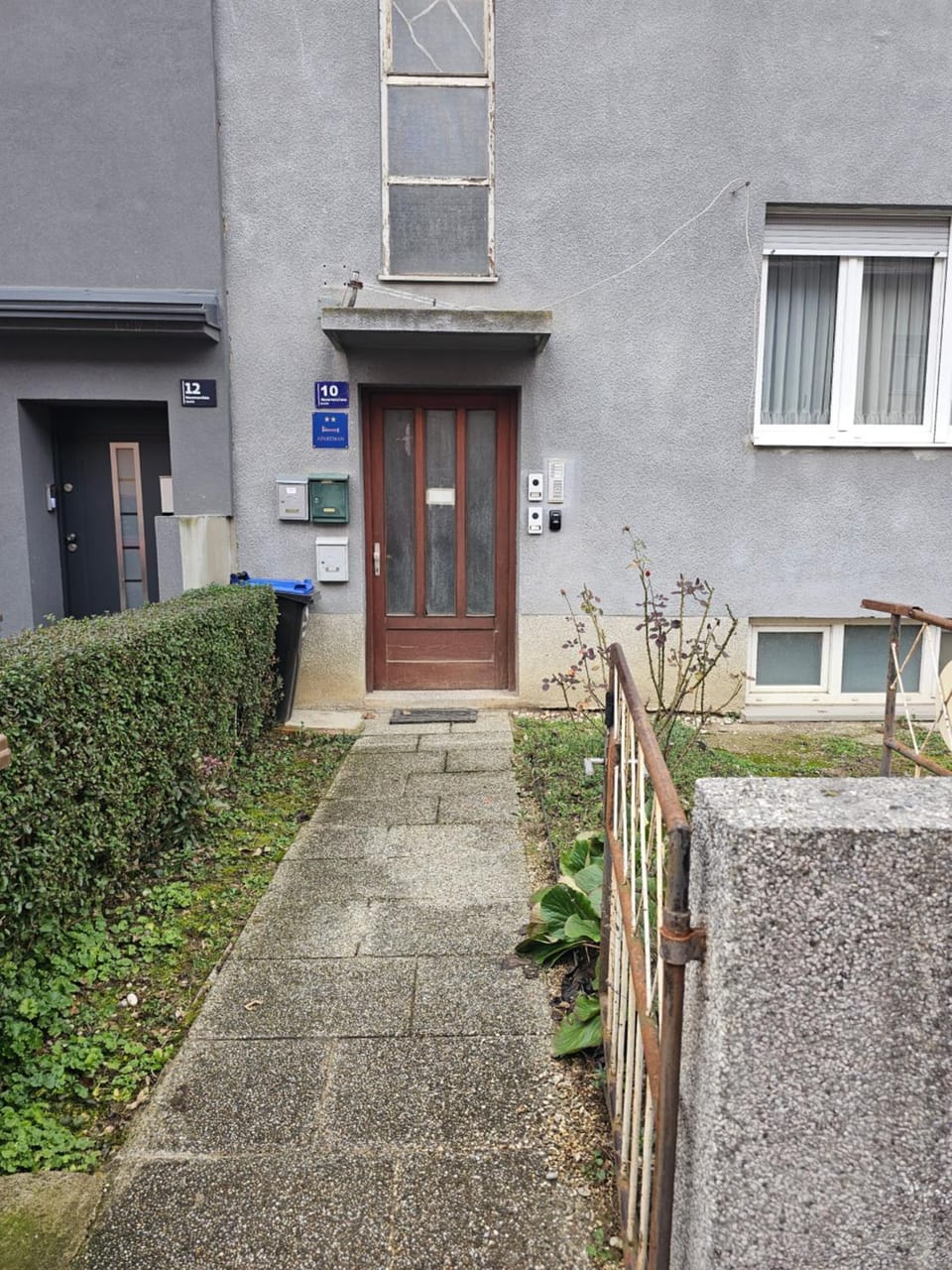 Property building, Neighbourhood