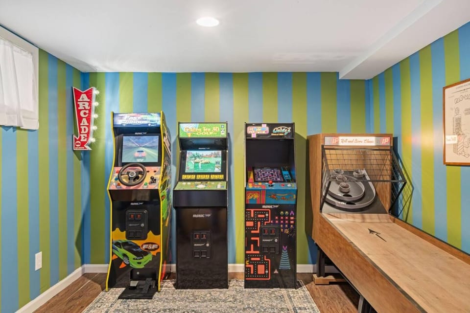 Game Room, Entertainment