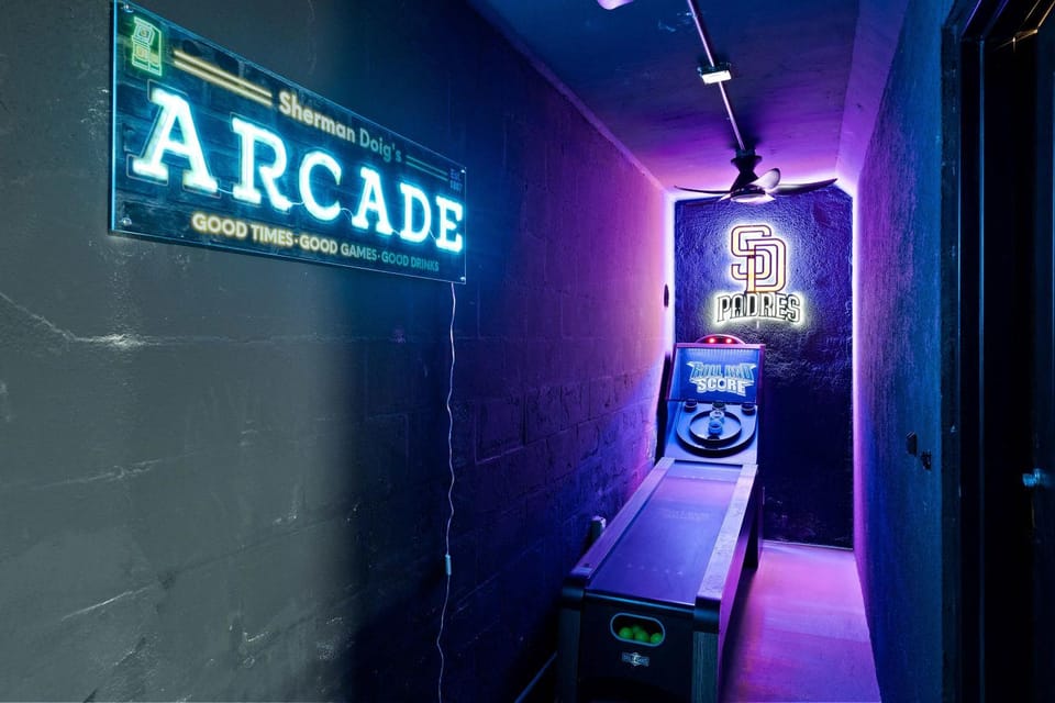 Iconic Mansion with Hot Tub GYM Arcade and Parking House in San Diego