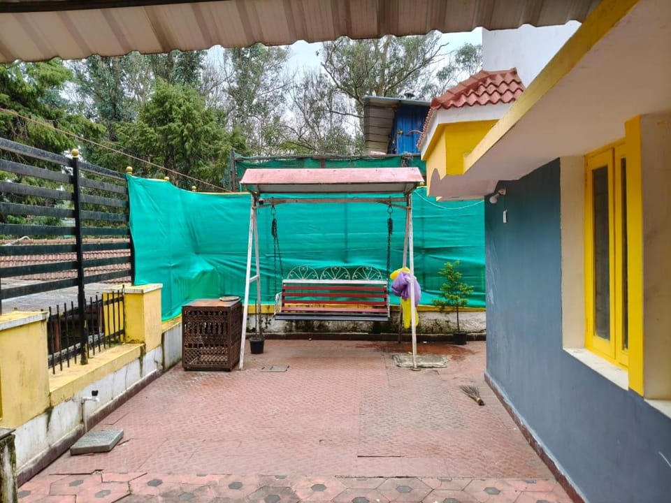 White House Family Cottage Vacation rental in Ooty