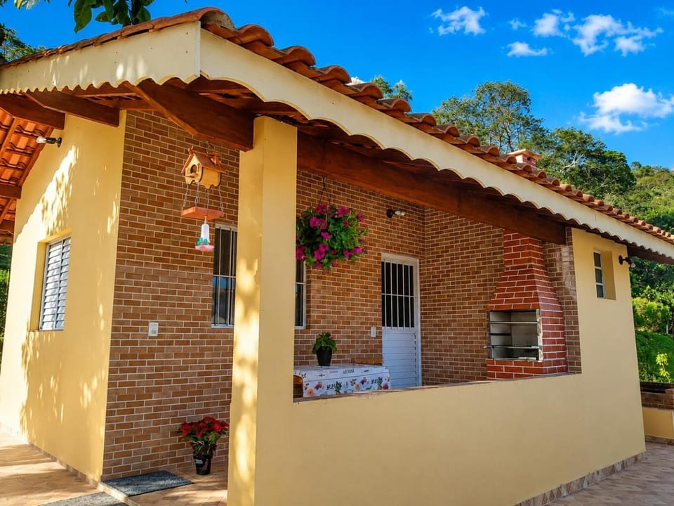 Bangalo Aconchegante Privativo com Varanda e Churrasqueira - Sitio Pauletto - Pet Friendly House in State of São Paulo