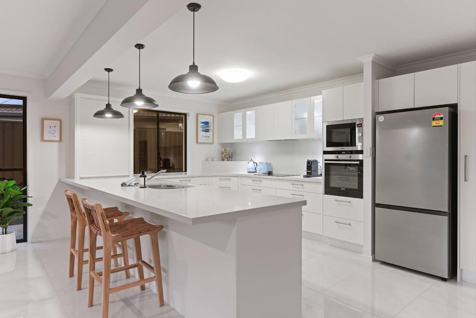 Kitchen or kitchenette, oven