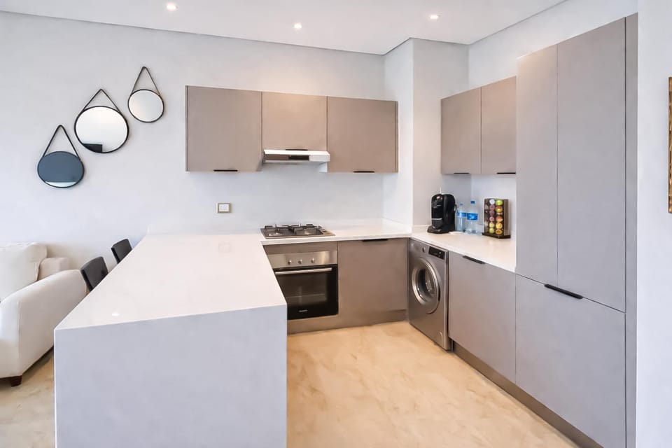 Coffee/tea facilities, Kitchen or kitchenette, dishwasher, minibar, oven, stove, toaster, washing machine, dryer