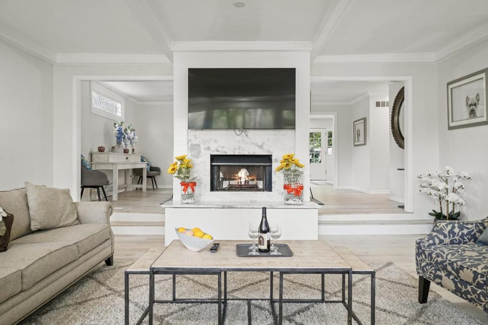 Private Deck Retreat Near Atlanta Attractions House in Marietta