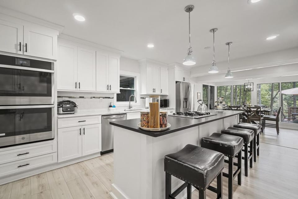Private Deck Retreat Near Atlanta Attractions House in Marietta
