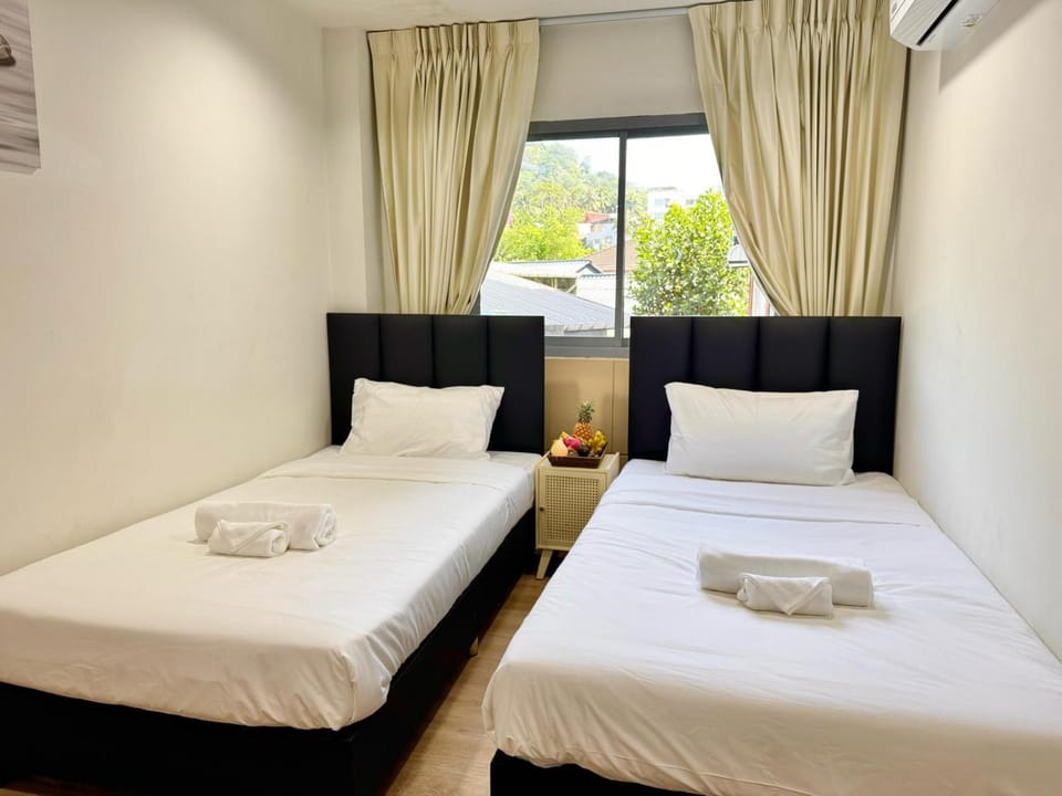 Top Hotel Patong Hostel in Patong