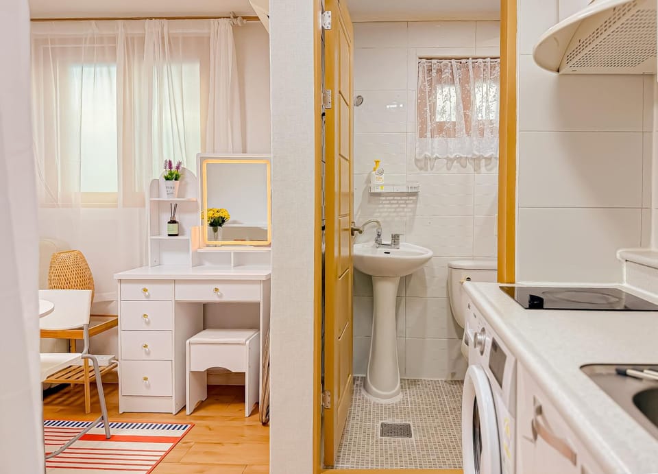 Hongdae Station 10-minute walk Yeonnam Stay2 Apartment in Seoul