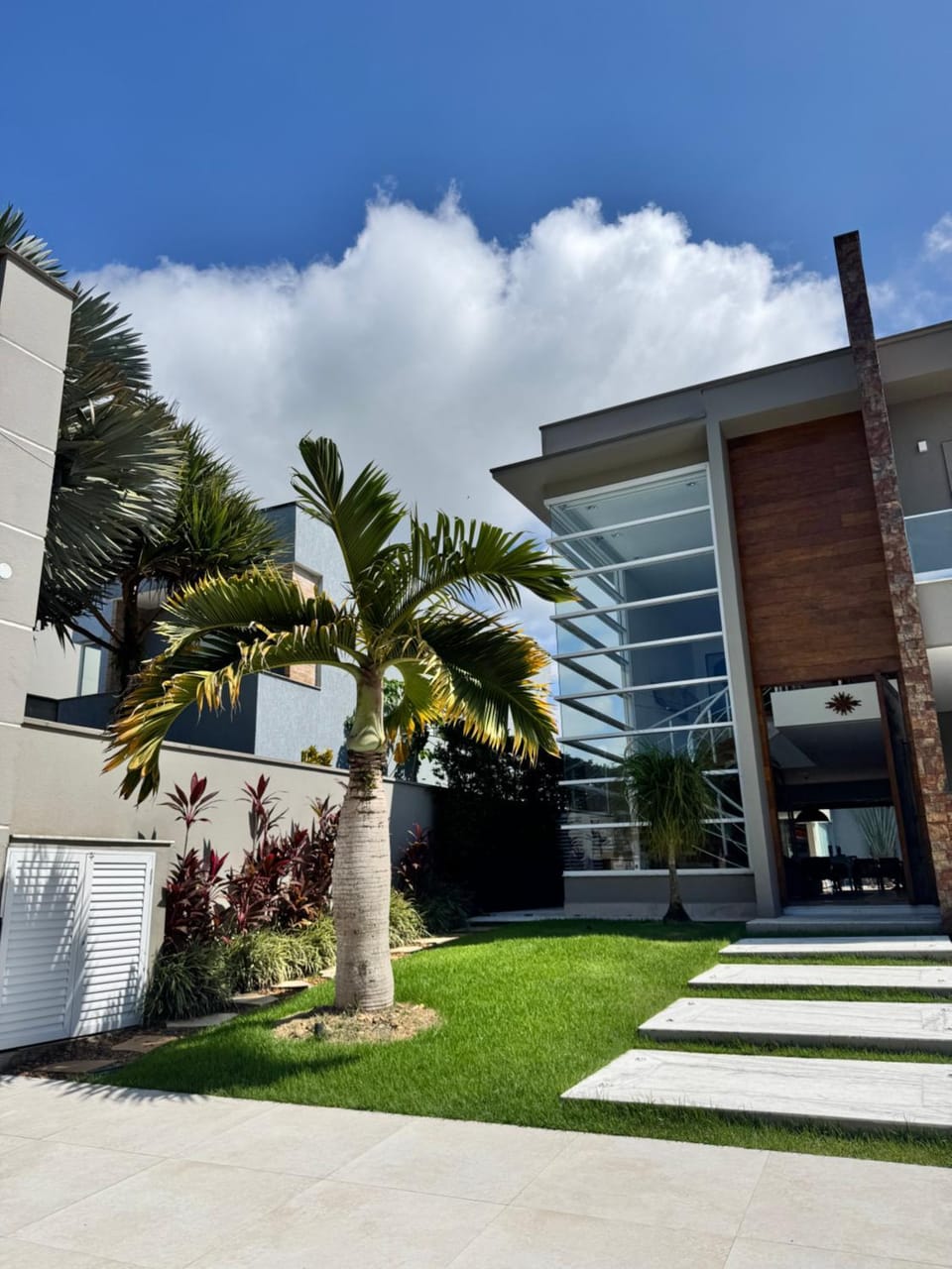 Facade/entrance, Day, Garden, Garden, Garden view